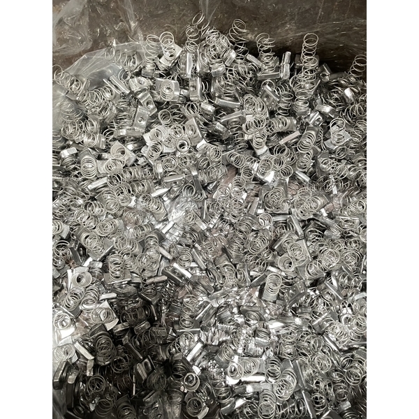 白鐵彈簧螺帽3/8(3分)型鋼彈帽 C型鋼配件 方形螺帽 螺母 水電 彈簧螺母-順典鐵工廠股份有限公司