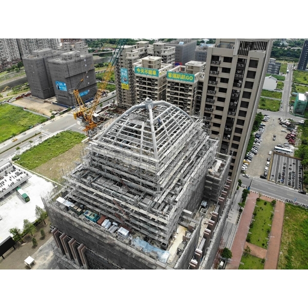 桃園遠雄人壽屋突光電塔鋼構工程